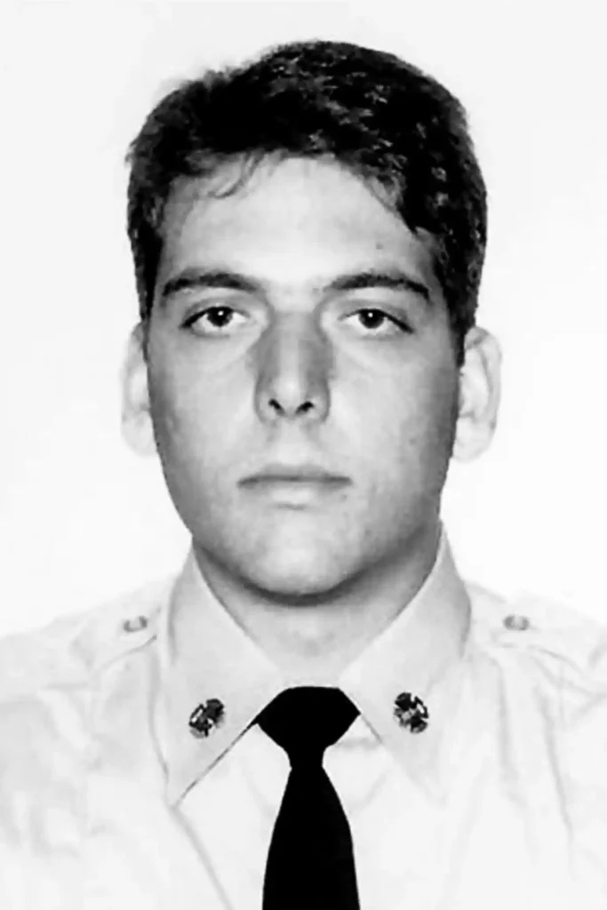 FF0011 Louis Arena Portrait
